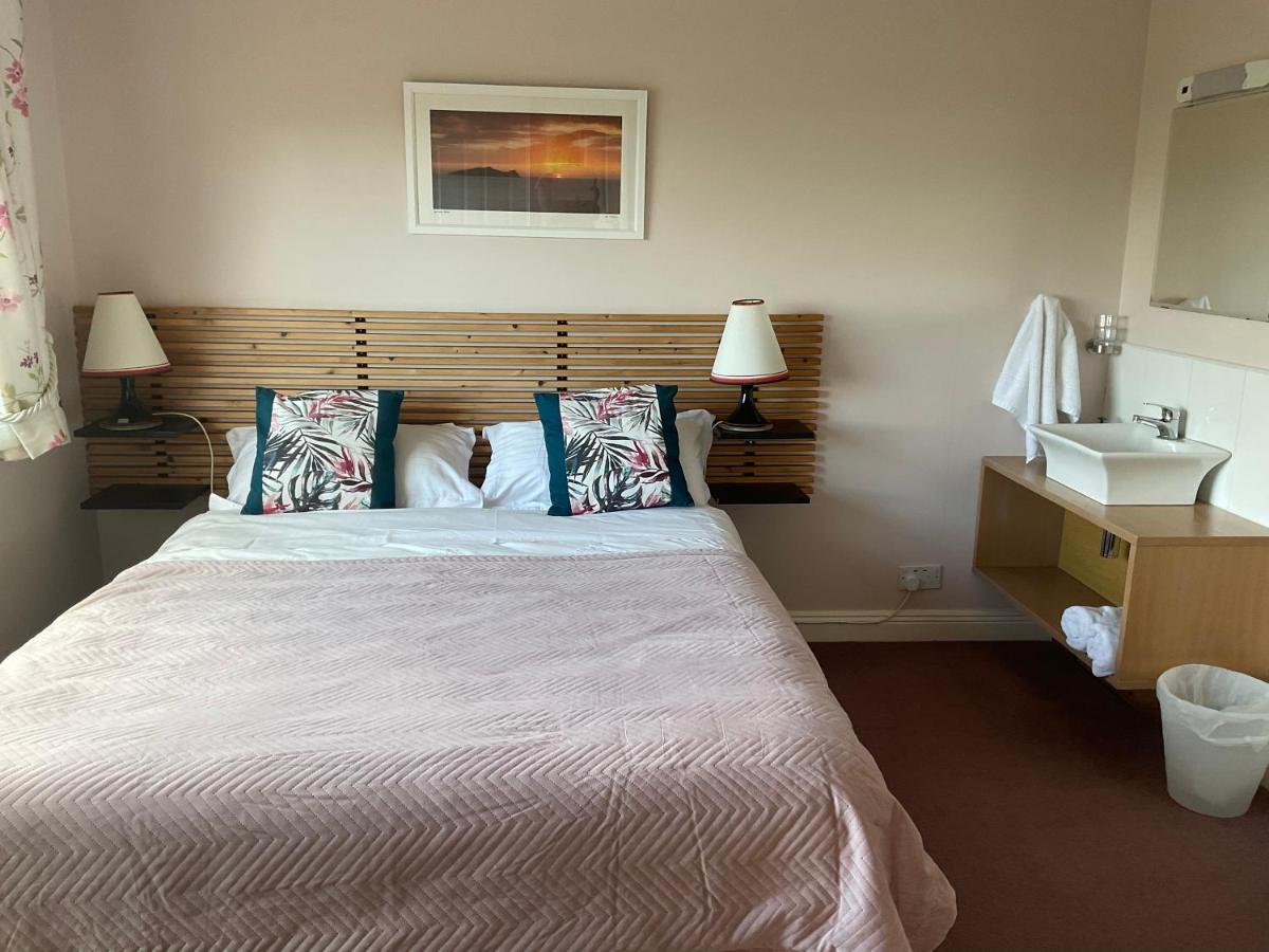 Brownes Bed & Breakfast Emlagh East Ngoại thất bức ảnh